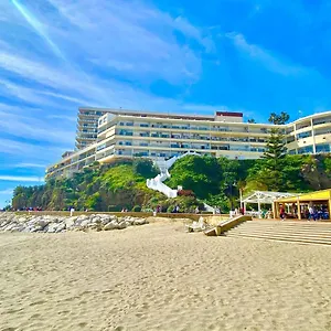 New Fabulous Beachfront Apartamento